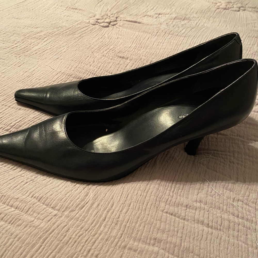 Pumps - Picture 3 of 6